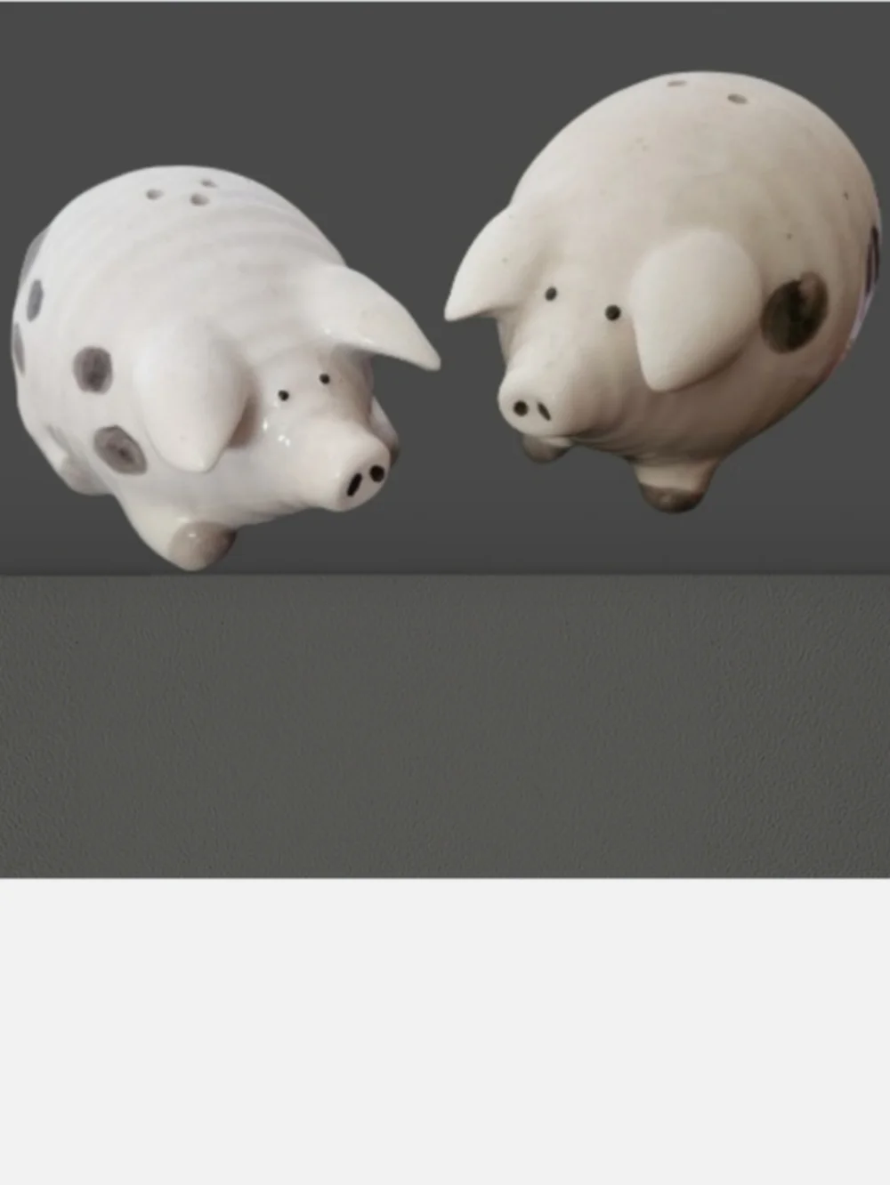 Cracker Barrel Pigs Salt & Pepper Shackers